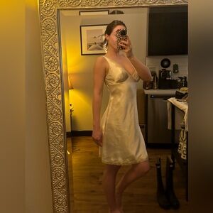 SOLD🚨🚨Vintage y2kVictoria secret space slip dress mighty lace and silk dress